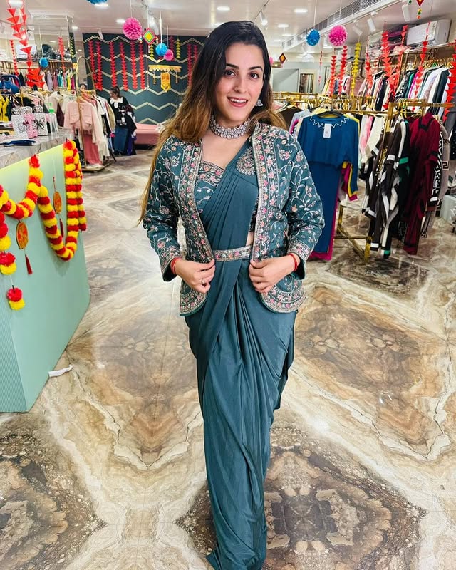 PRE DRAPE SAREE WITH STITCHED JACKET