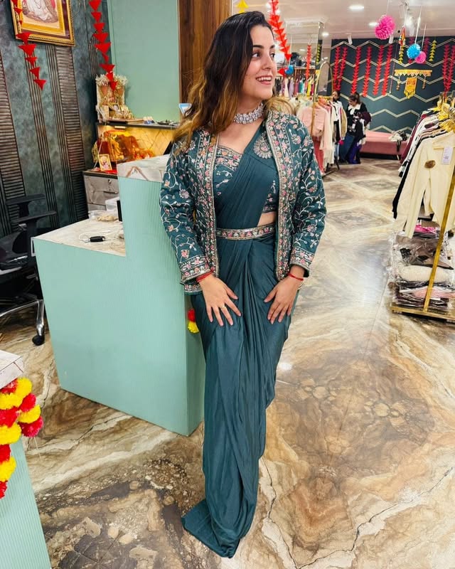 PRE DRAPE SAREE WITH STITCHED JACKET