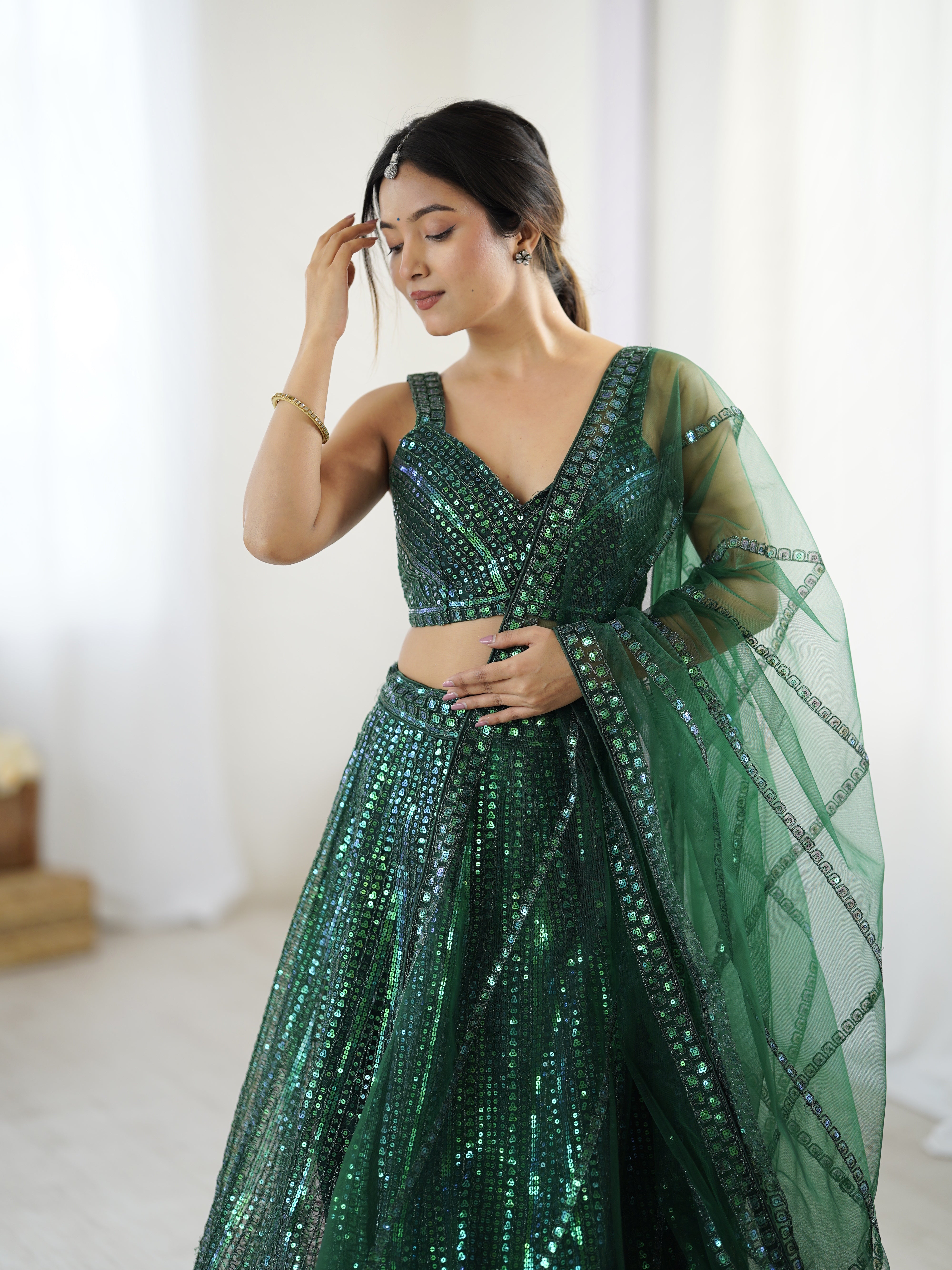 REAL MODELLING LEHENGA