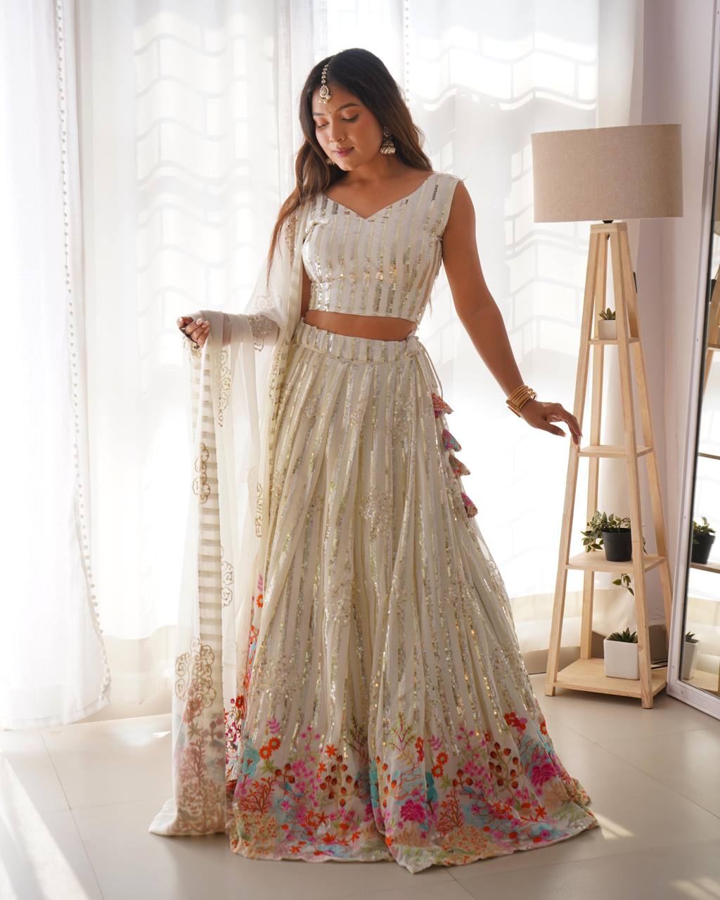 REAL MODELLING LEHENGA
