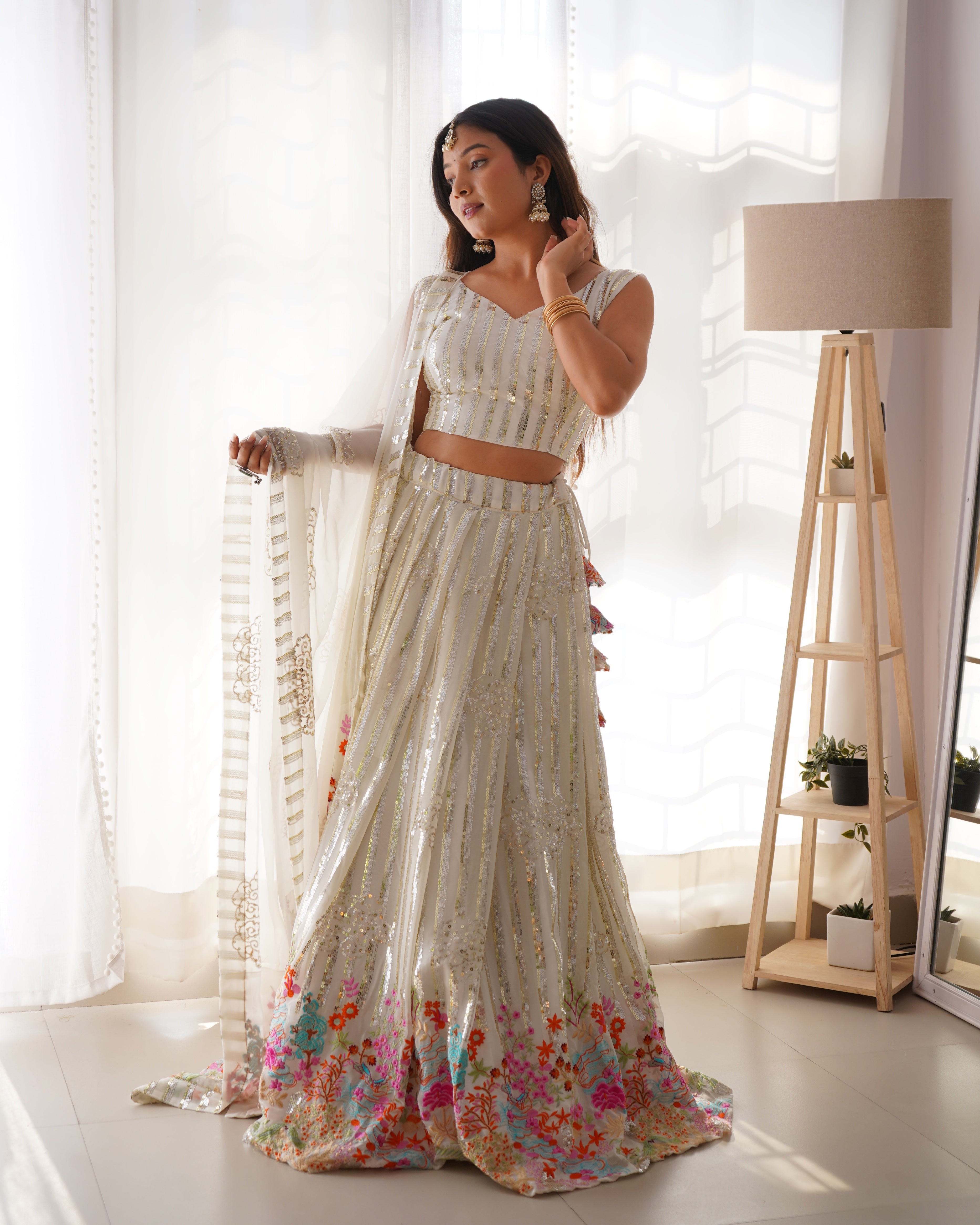 REAL MODELLING LEHENGA