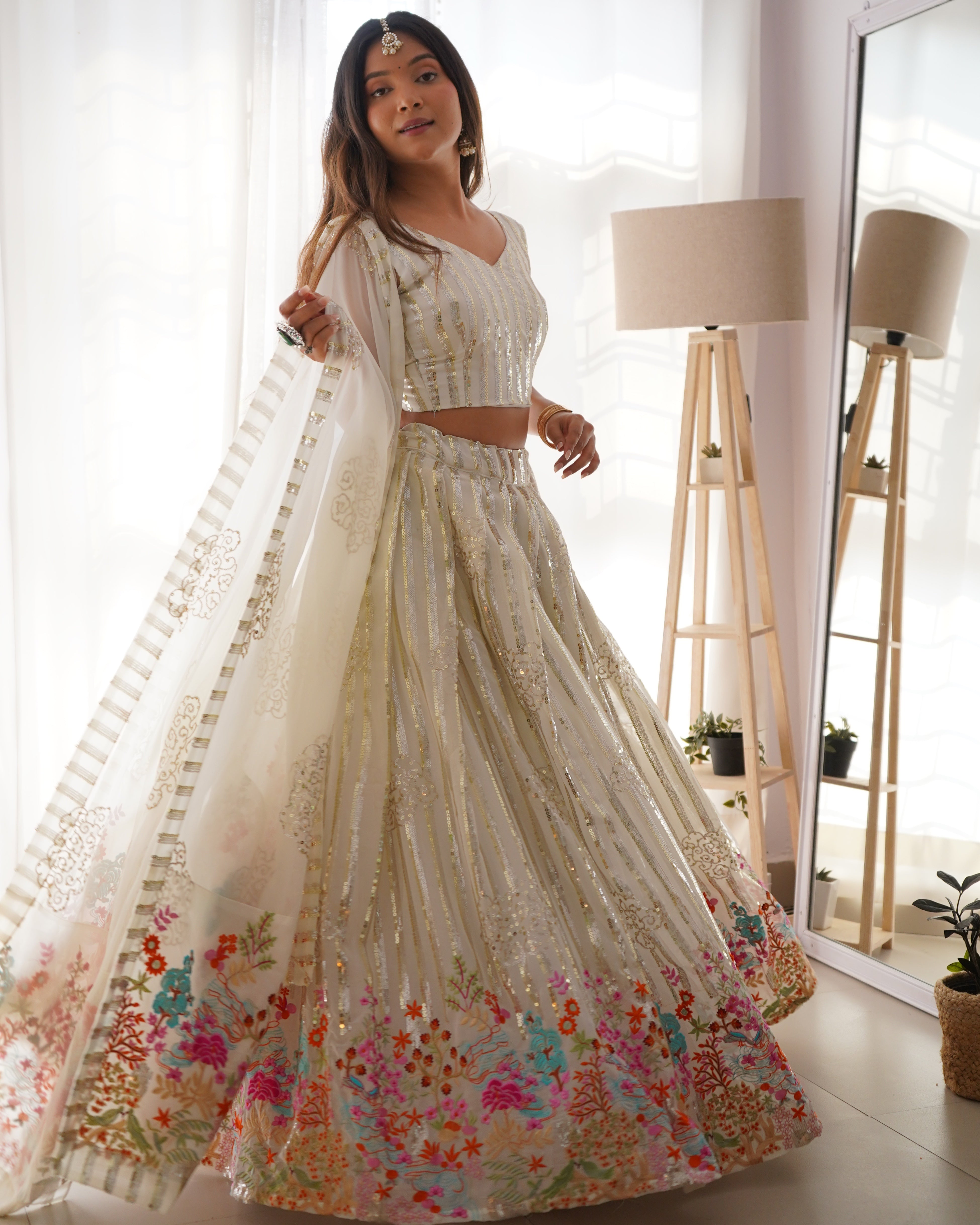 REAL MODELLING LEHENGA