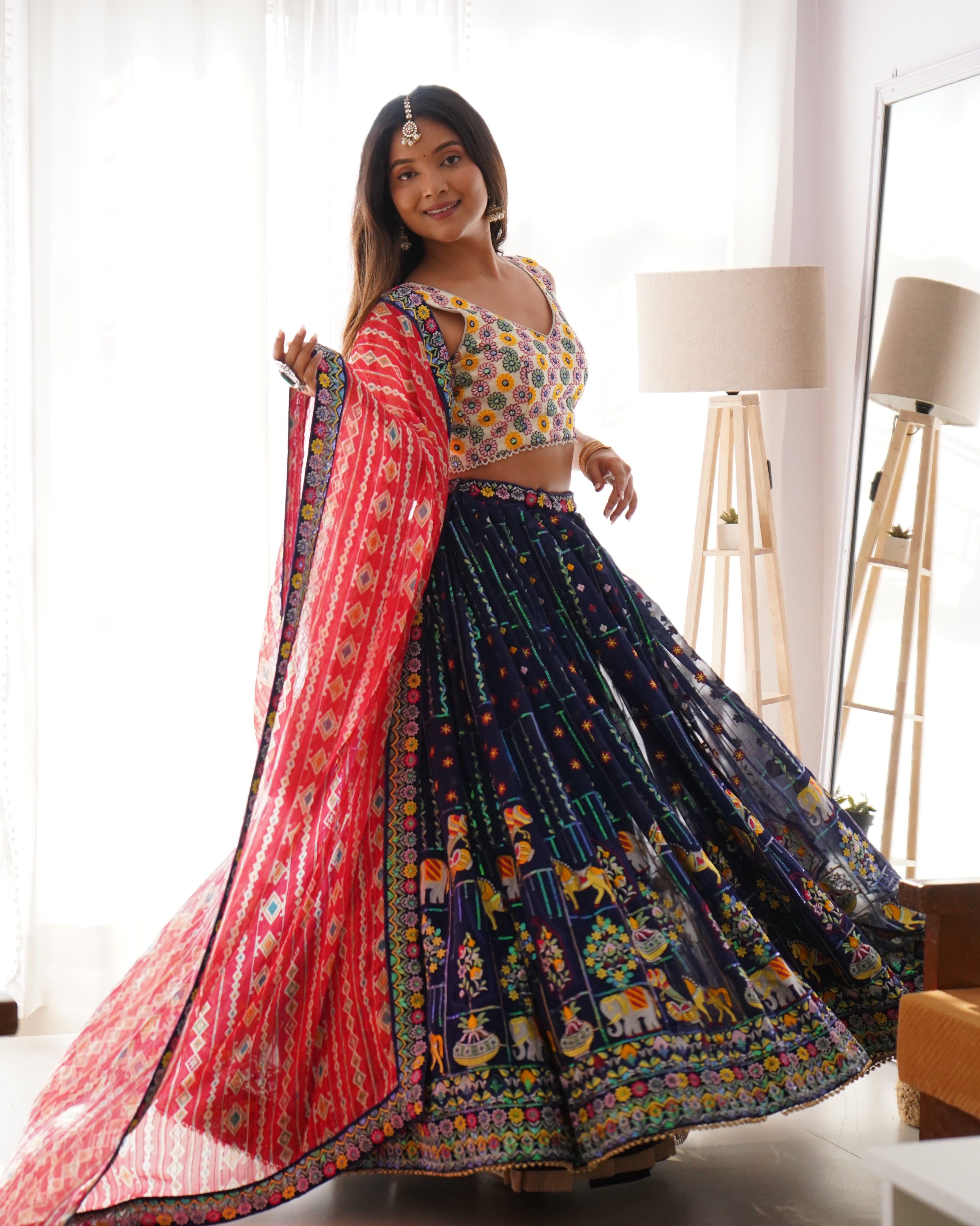 REAL MODELLING LEHENGA