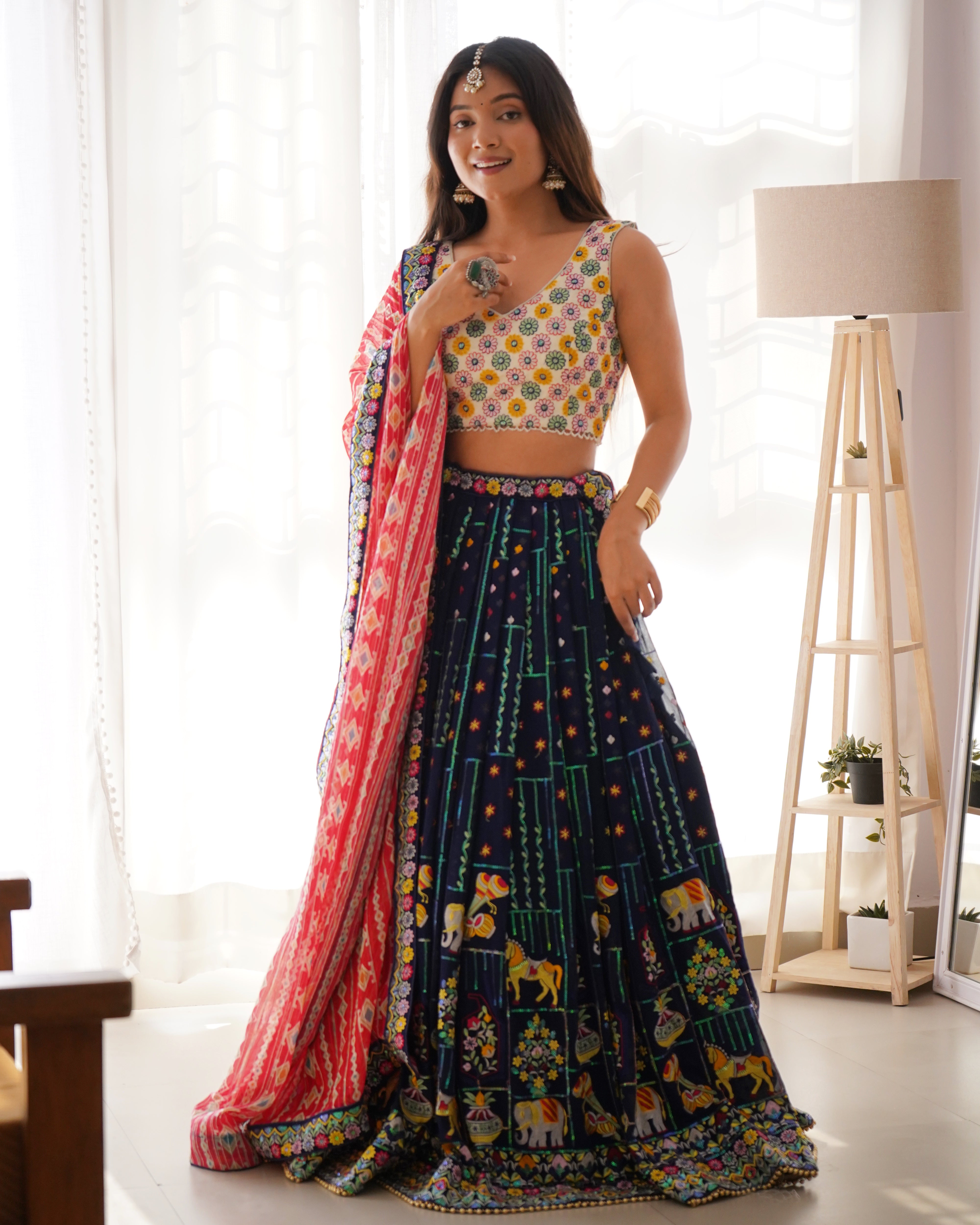 REAL MODELLING LEHENGA