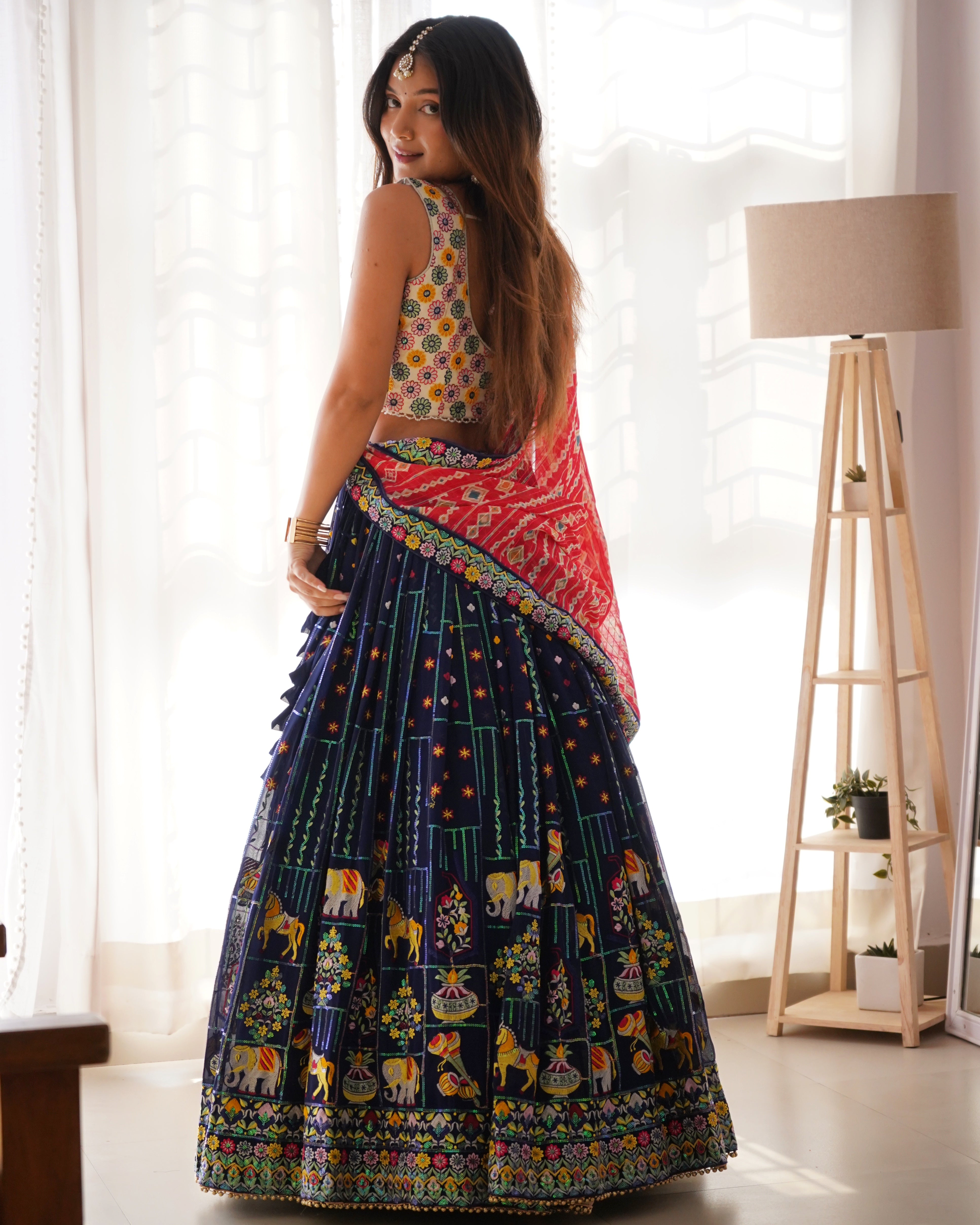 REAL MODELLING LEHENGA
