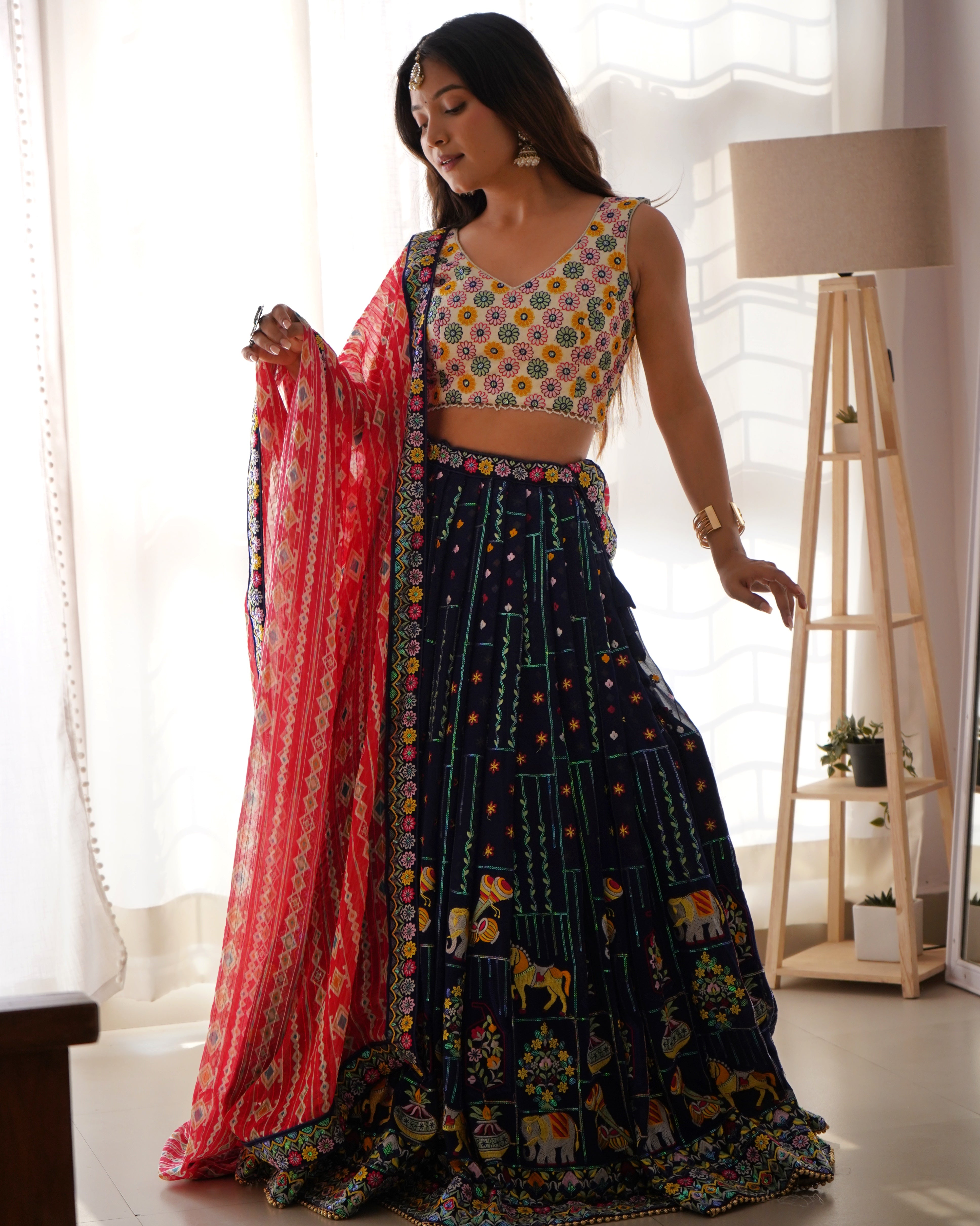 REAL MODELLING LEHENGA