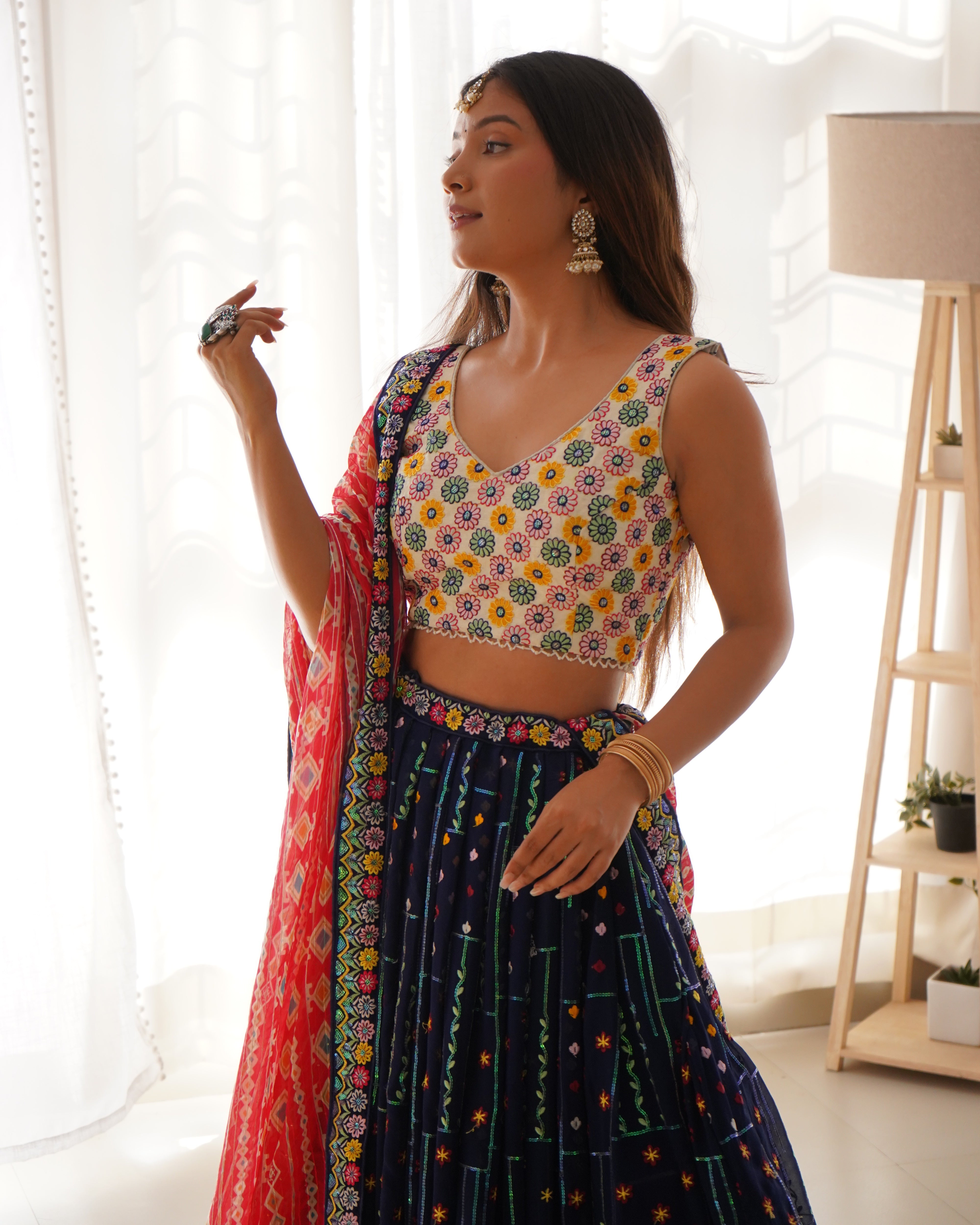 REAL MODELLING LEHENGA