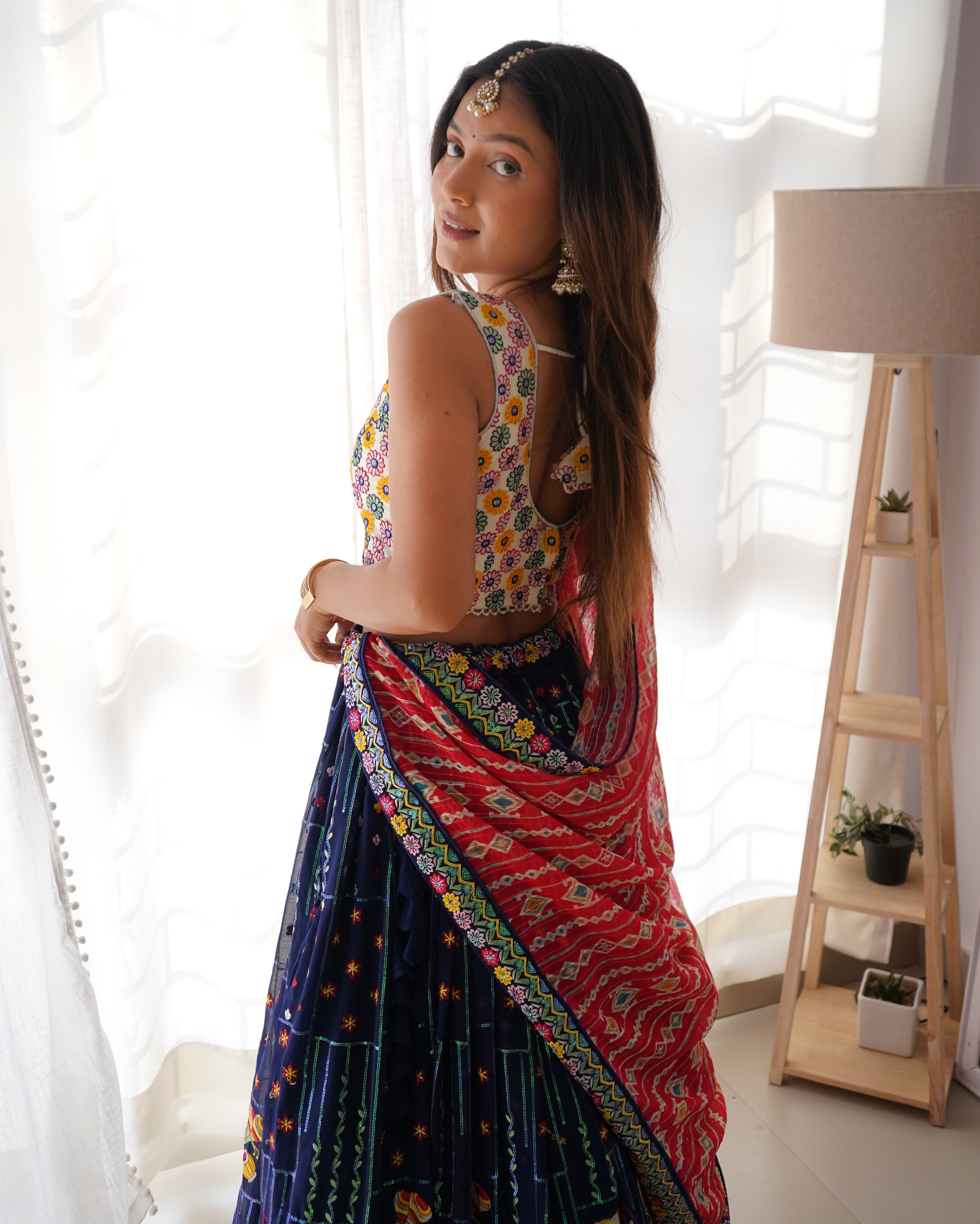 REAL MODELLING LEHENGA