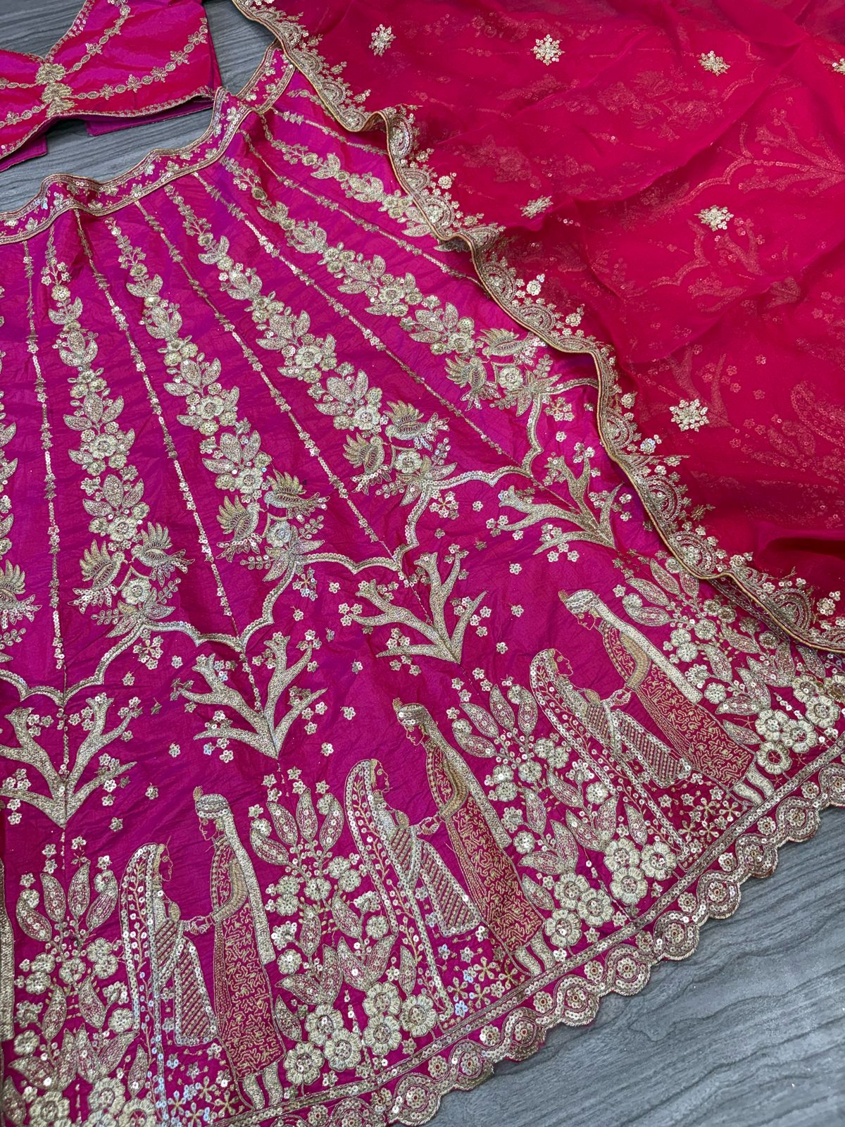 RAJA RANI LEHENGA