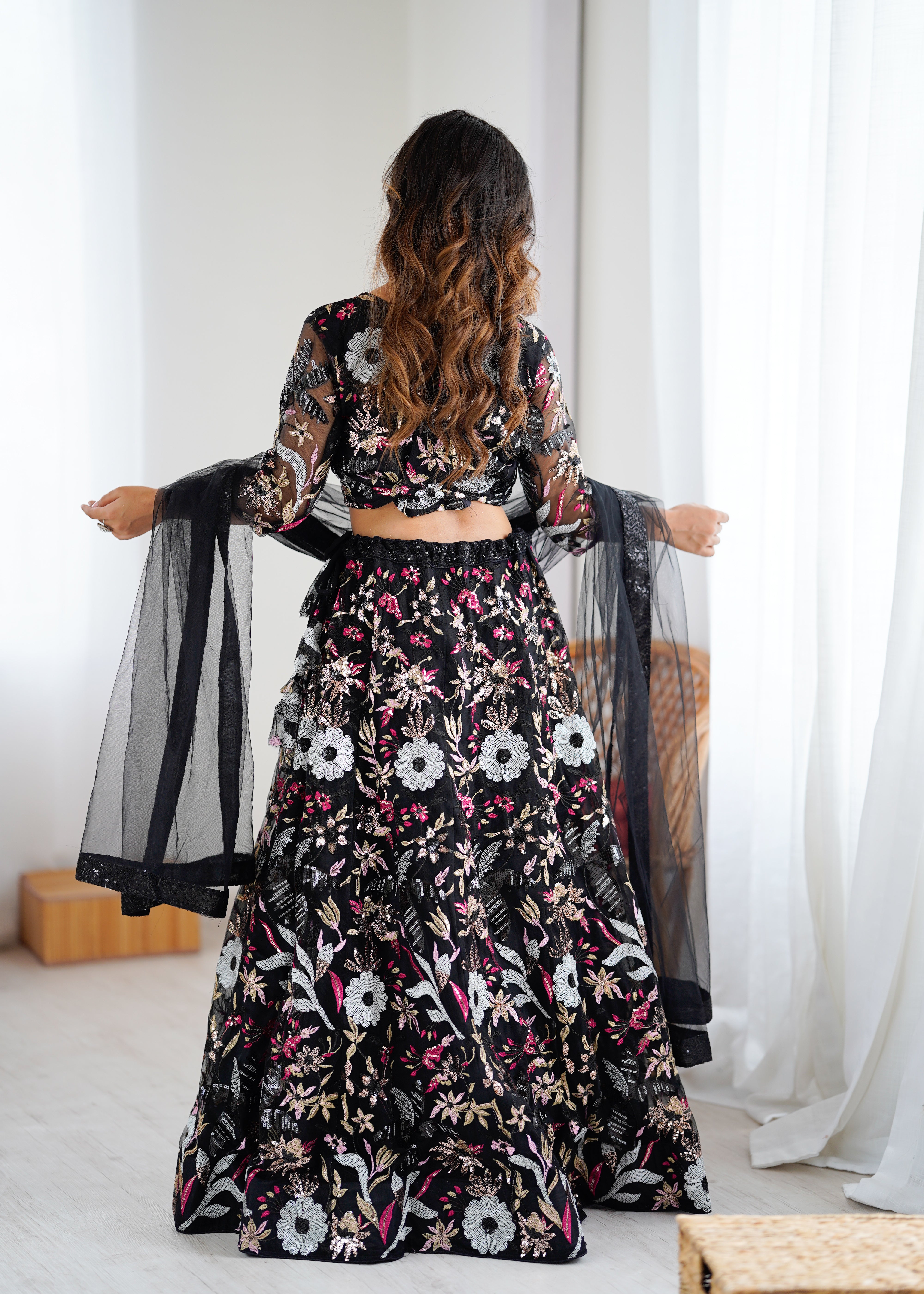 REAL MODELLING LEHENGA