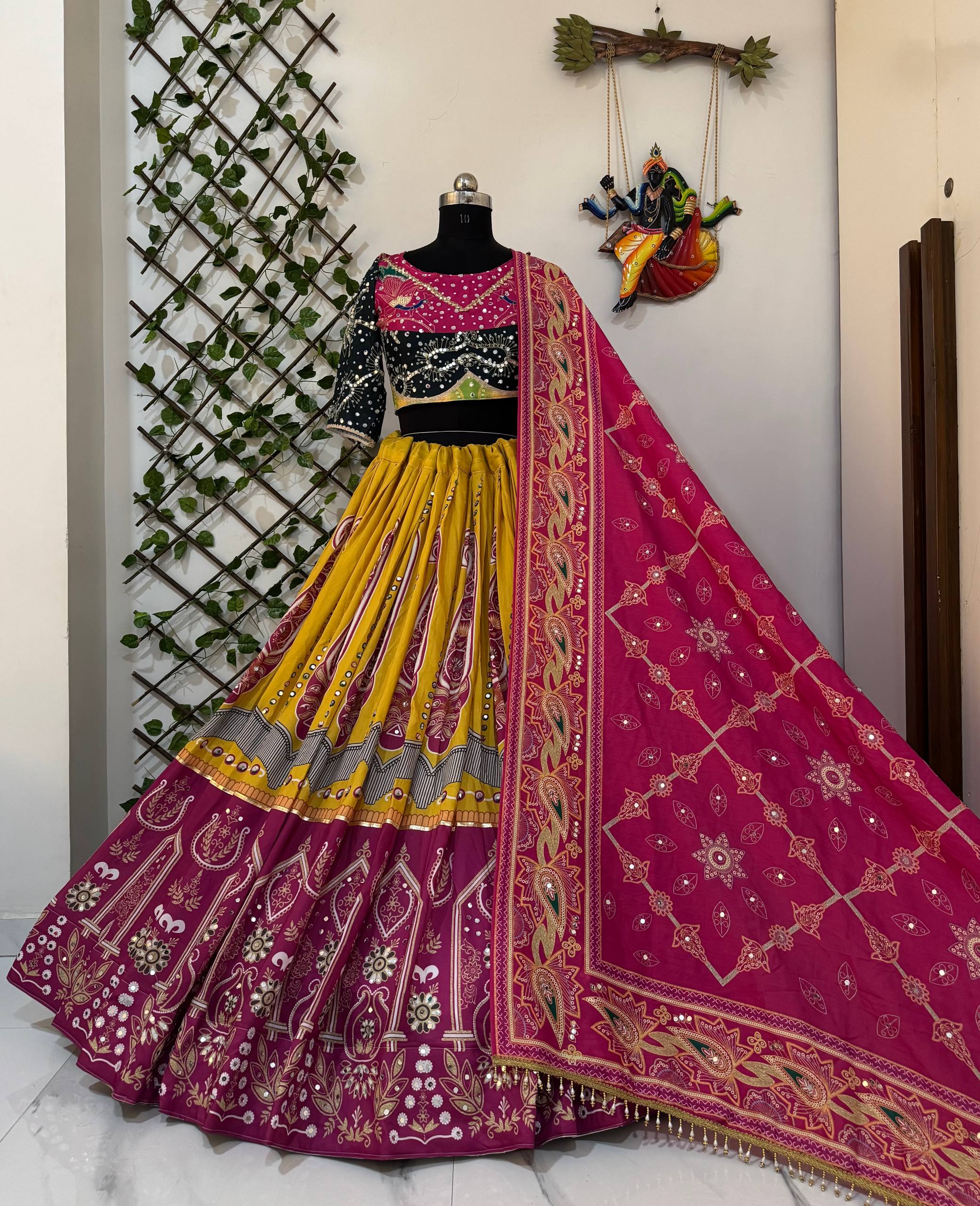 REAL MIRROR WORL LEHENGA
