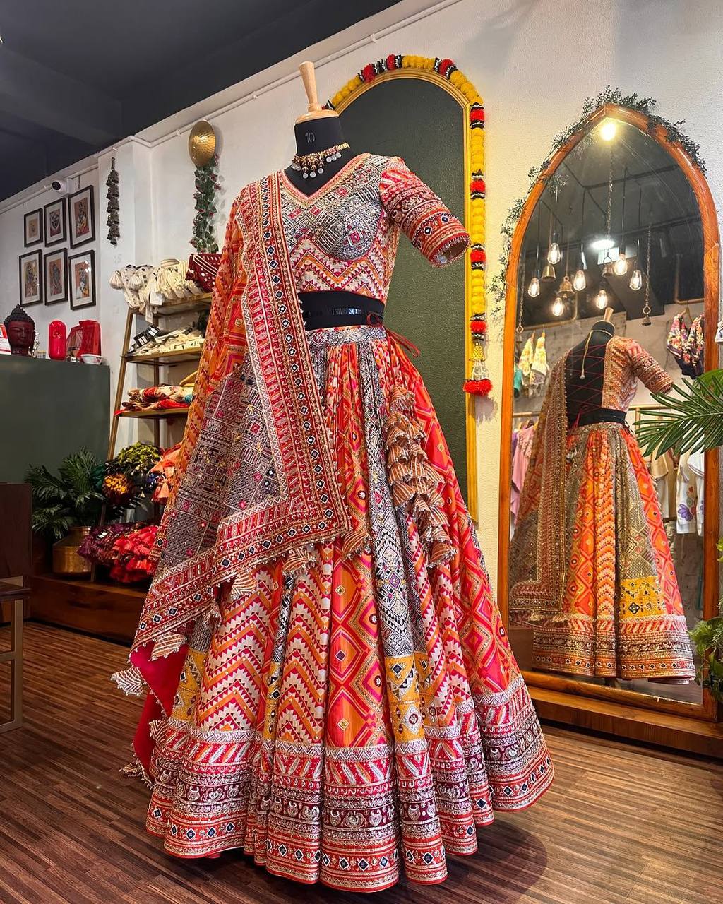 DESIGNER NAVRATRI LEHENGA