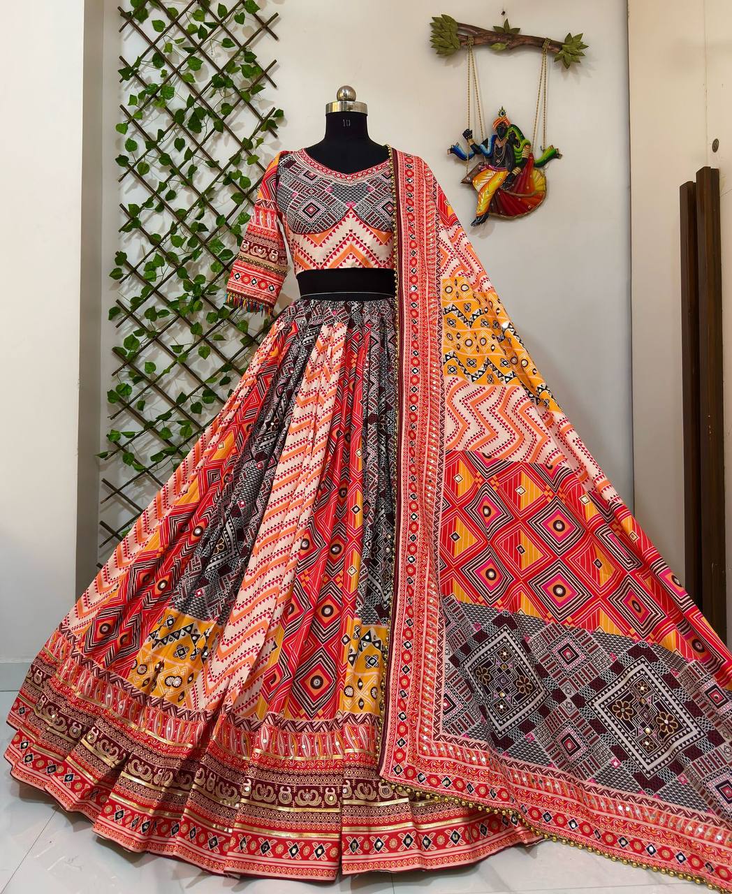 DESIGNER NAVRATRI LEHENGA
