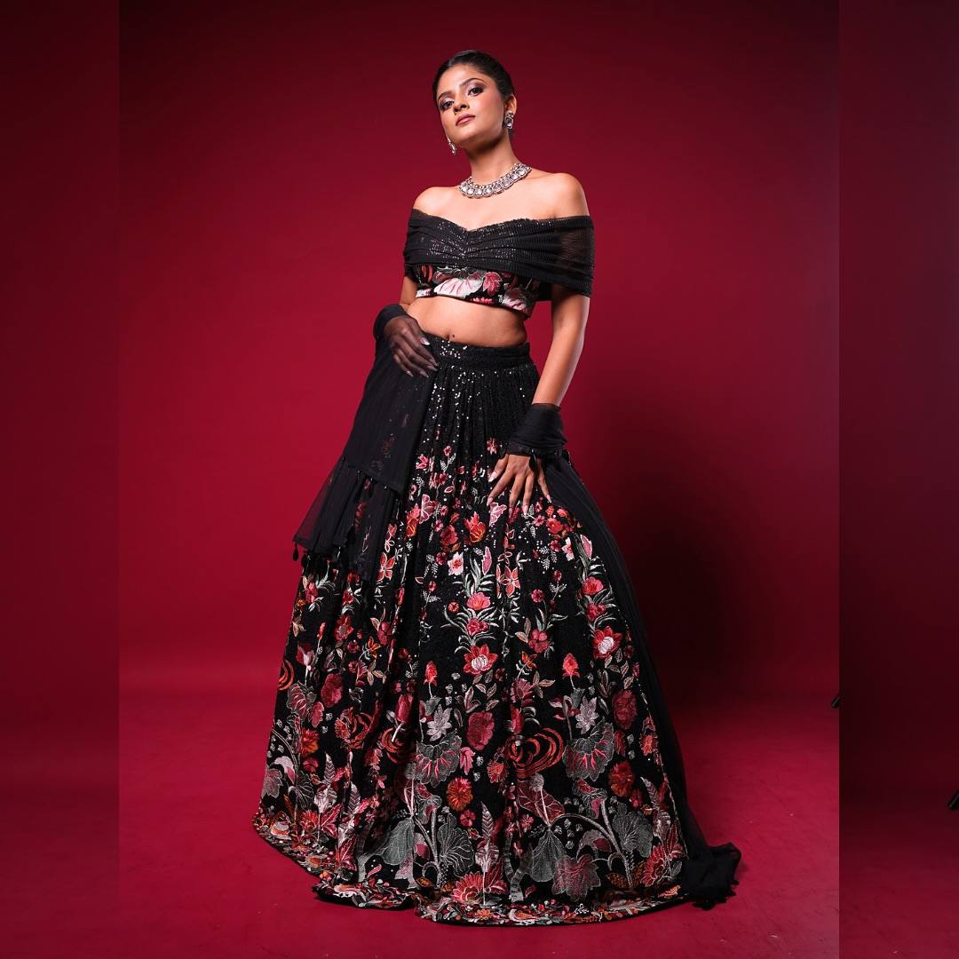 BLACK FLOWER LEHENGA