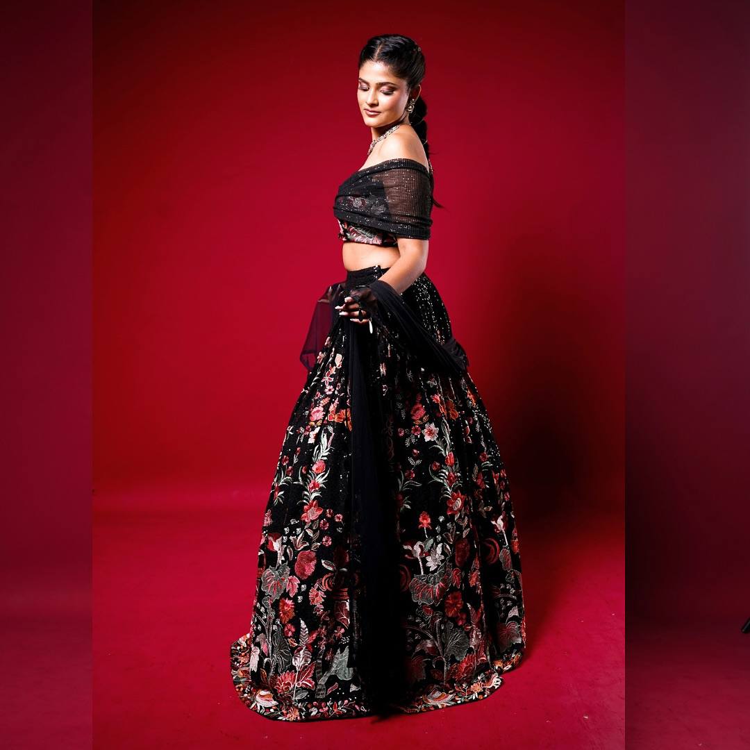 BLACK FLOWER LEHENGA