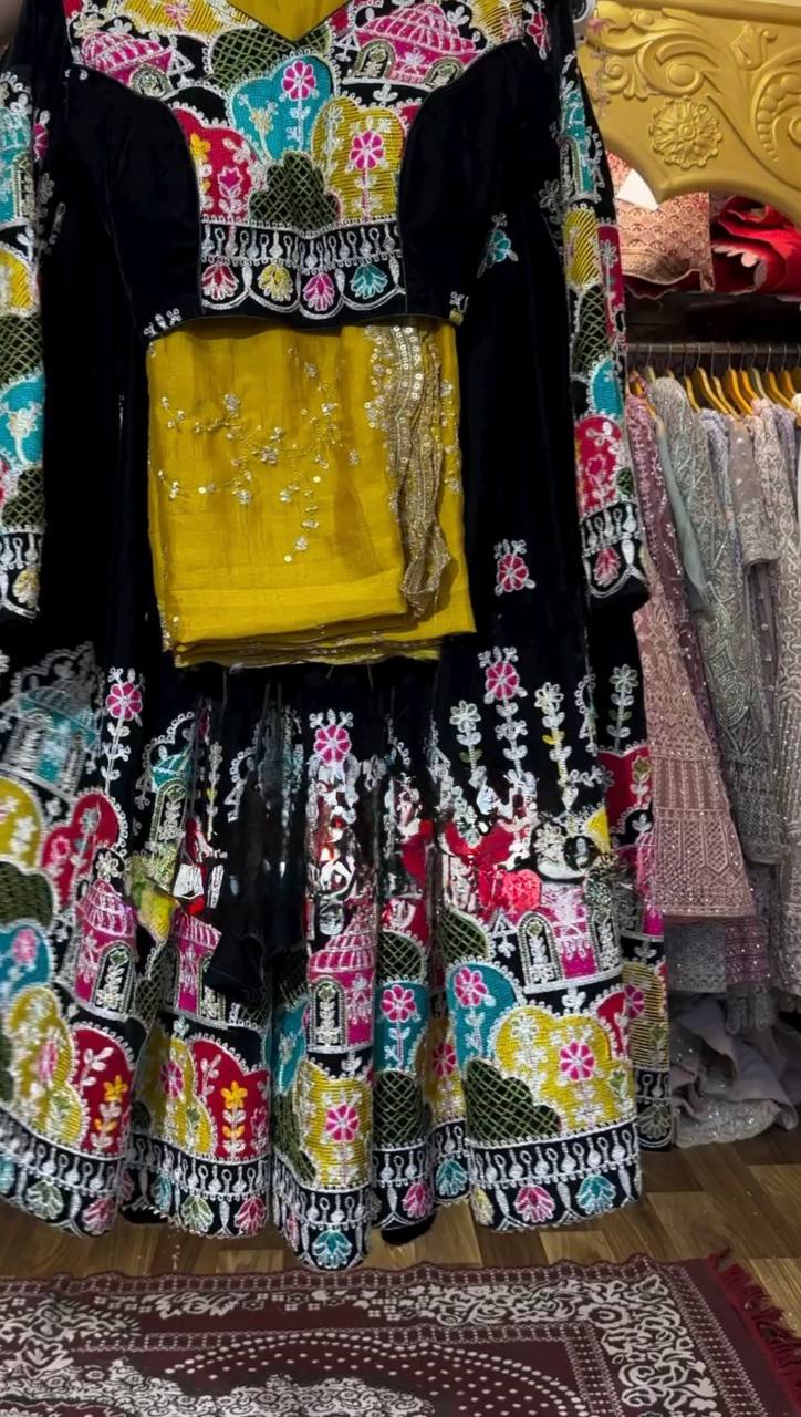 BEAUTIFUL NAVRATRI LEHENGA