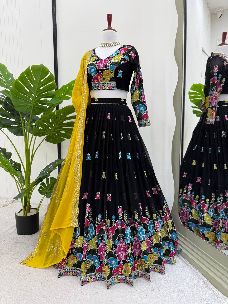 BEAUTIFUL NAVRATRI LEHENGA