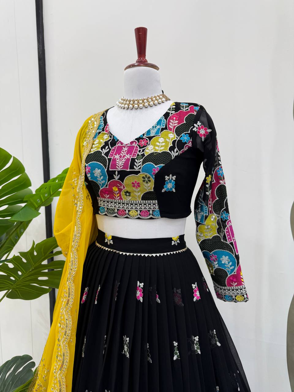 BEAUTIFUL NAVRATRI LEHENGA