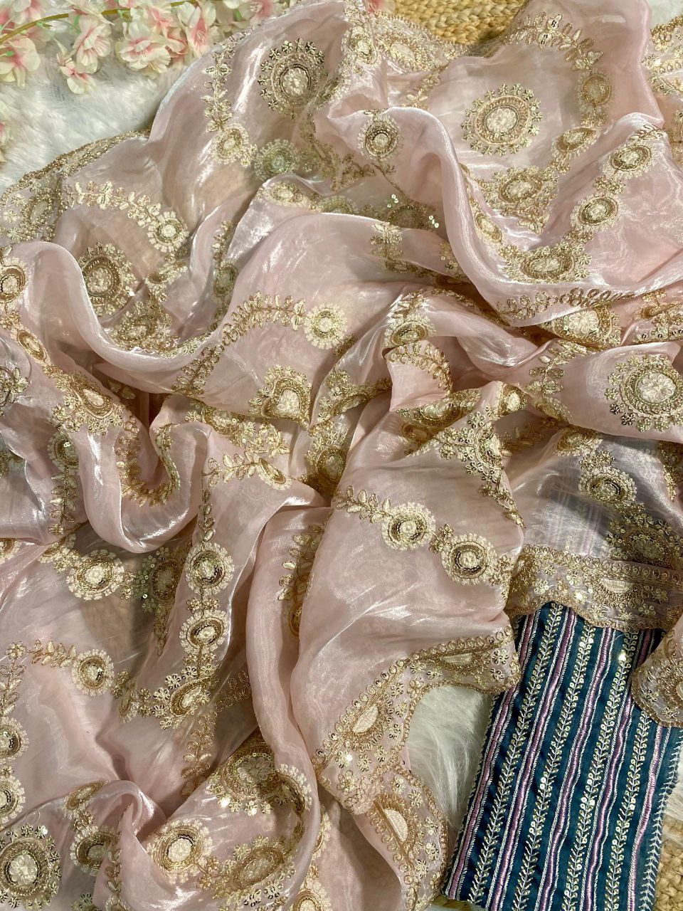 UNIQUE SAREE