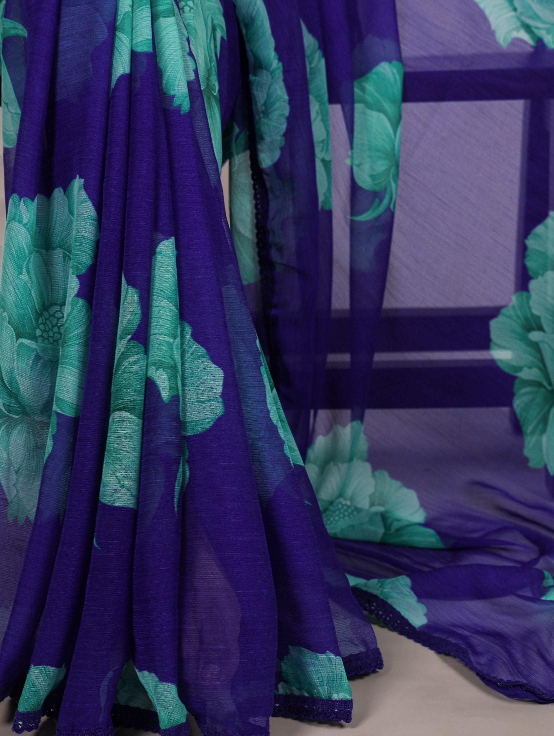 The perfect harmony of airy chiffon and blooming florals