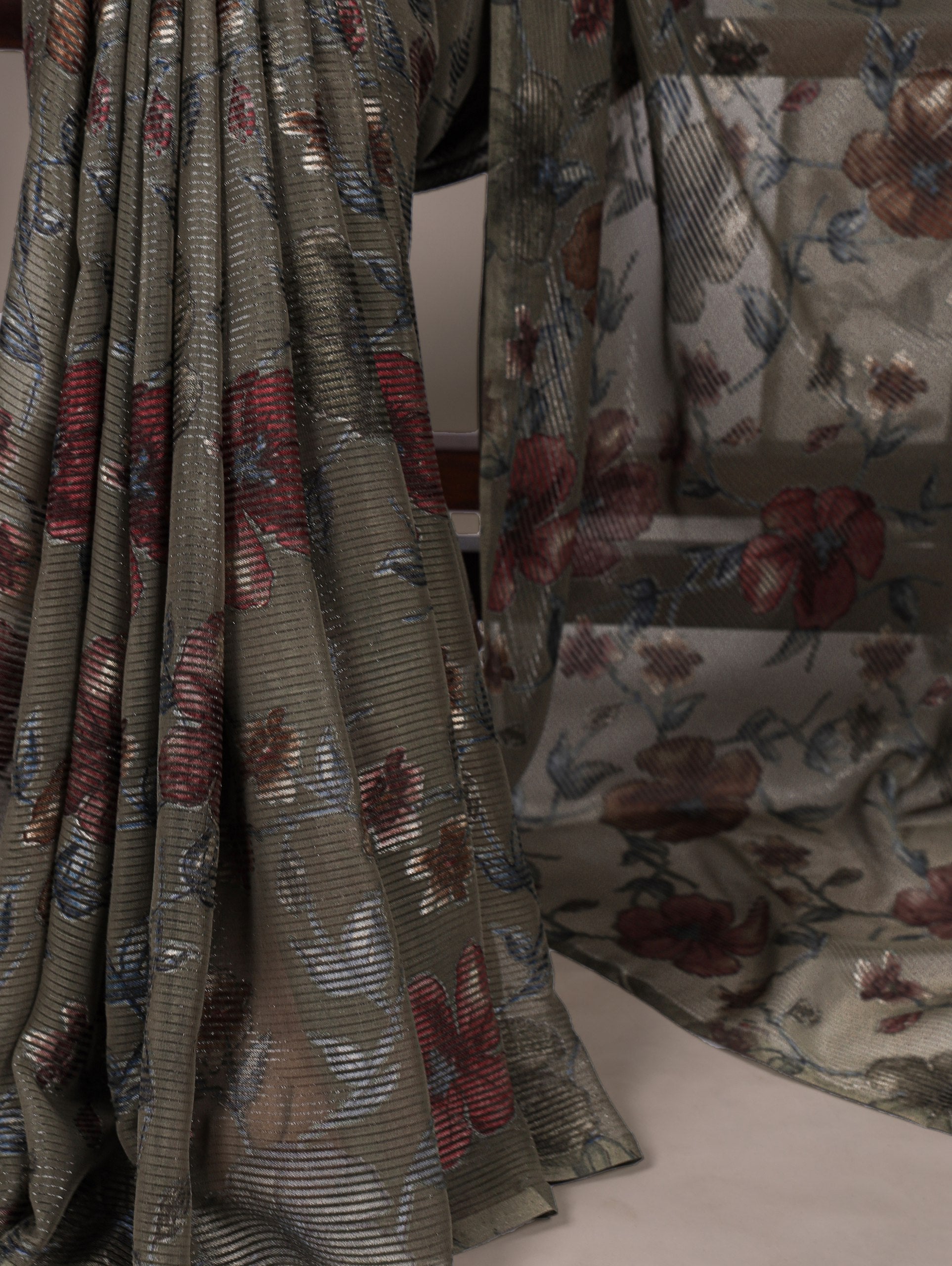 Flaunt your festive side with the glow of Lurex Brasso and the grace of floral prints
