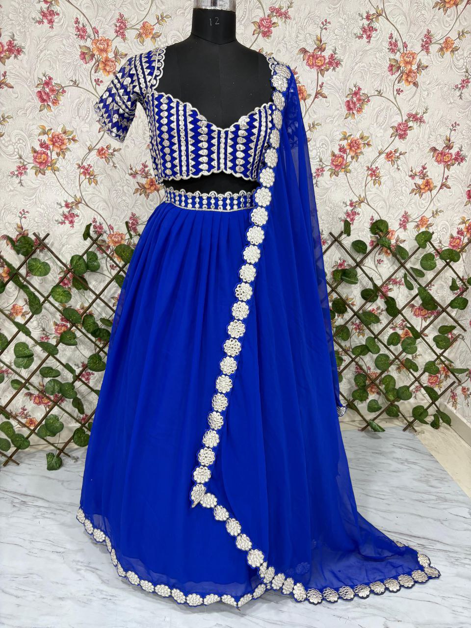 ROYAL LEHENGA