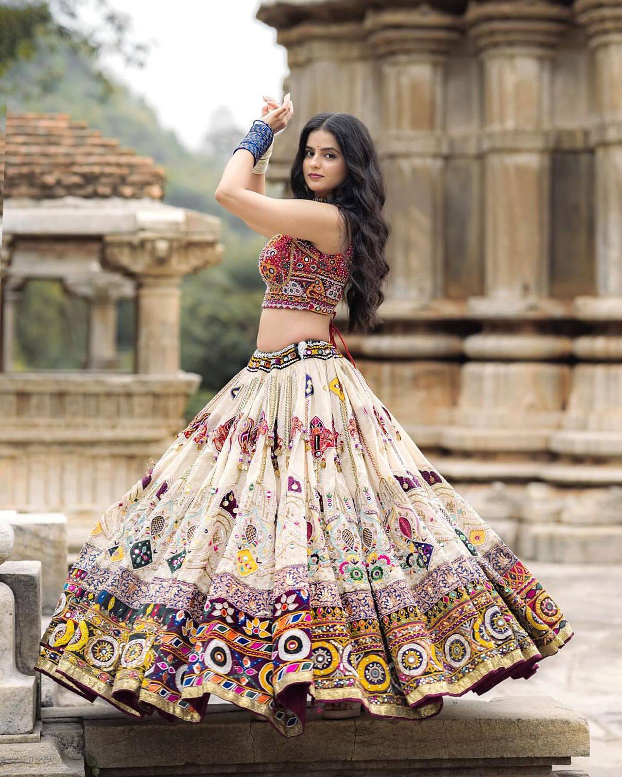 DASHING NAVRATRI LEHENGA