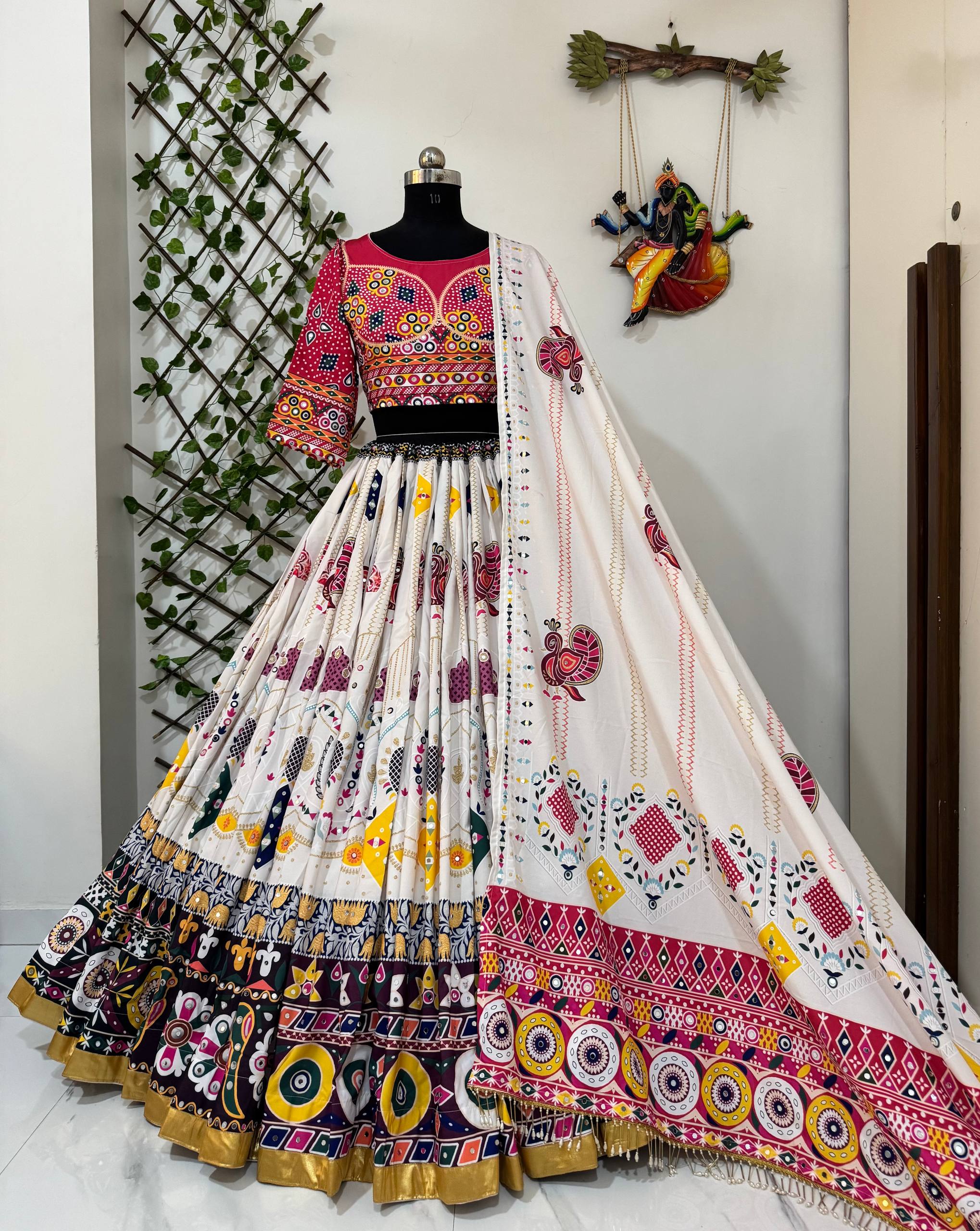 DASHING NAVRATRI LEHENGA