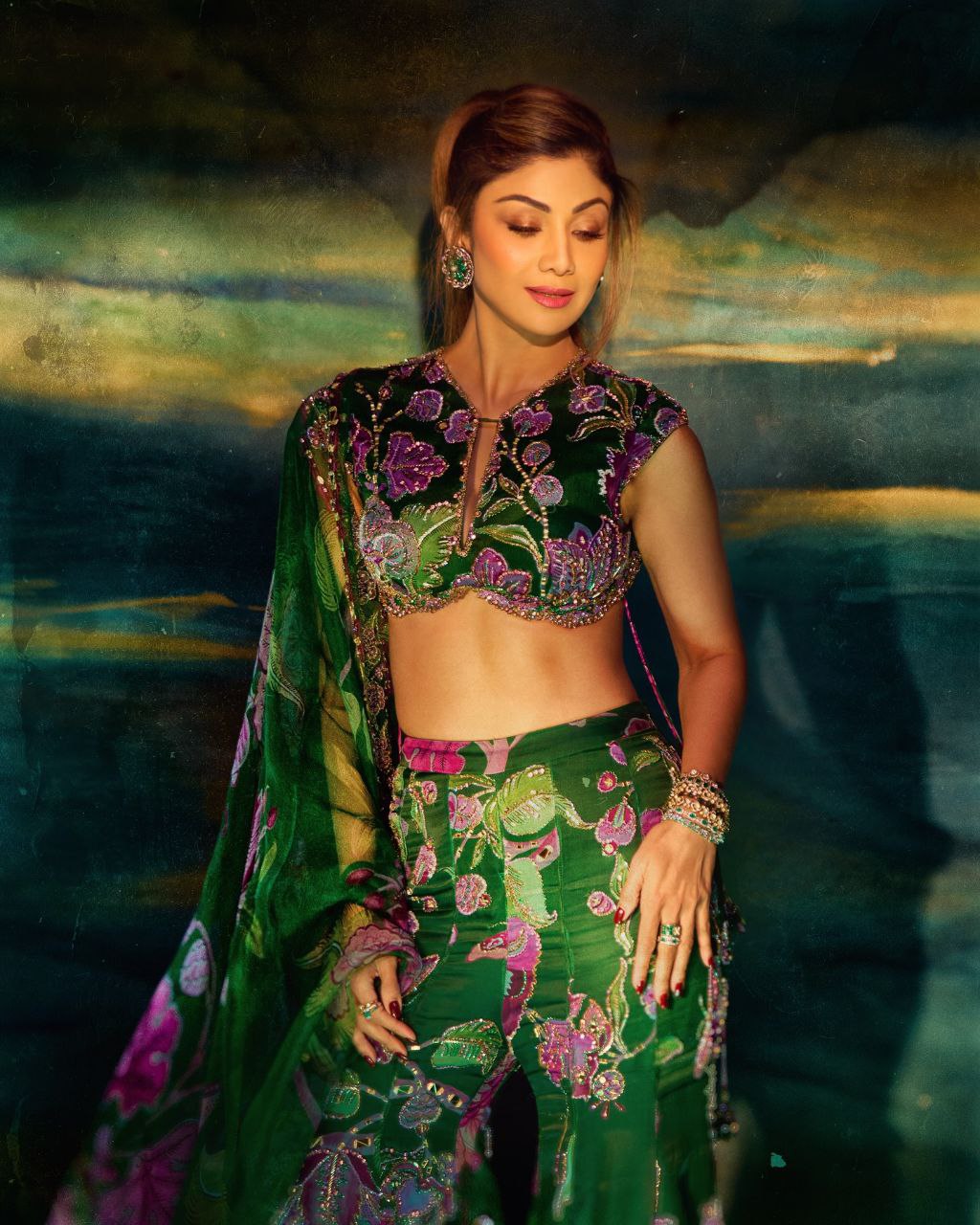 SHILPA SHETTY FLORAL DRESS – Sareevala